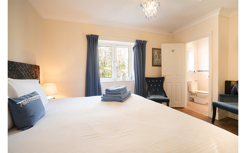 Westwood-Self-Catering-Whole-House-Rent-Sleeps-16-Lyme-Regis-Turquoise